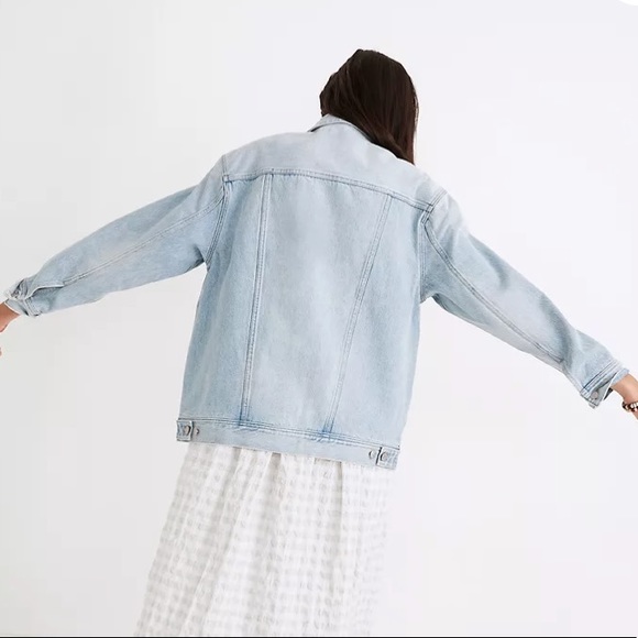 Madewell The Oversized Trucker Jean Jacket in Whitmore Wash - Picture 4 of 8